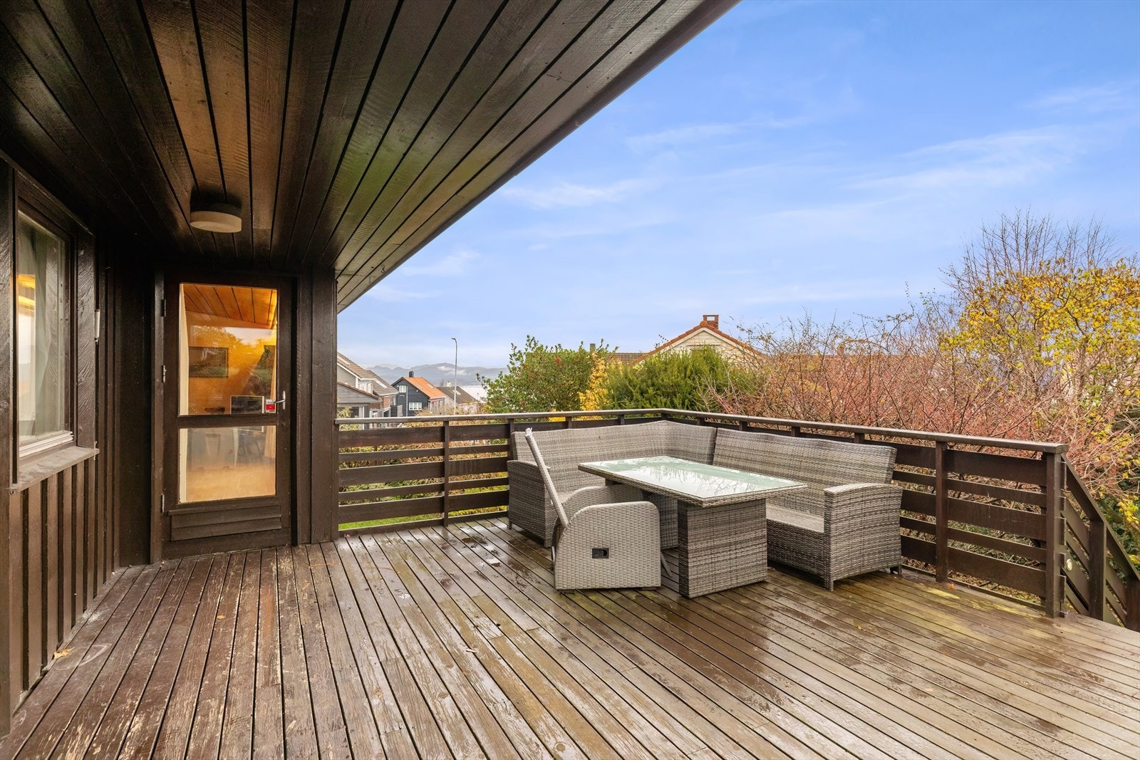 Terrasse - meget gode solforhold og usjenerte omgivelser Galleribilde