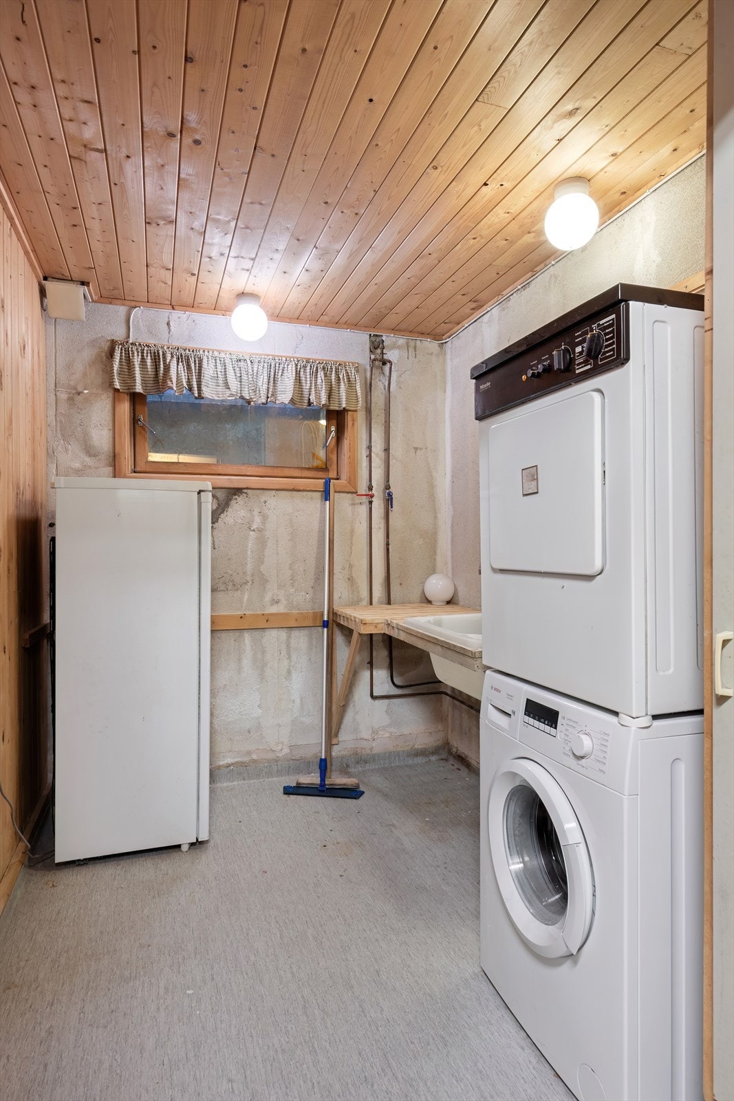 Vaskerom Galleribilde