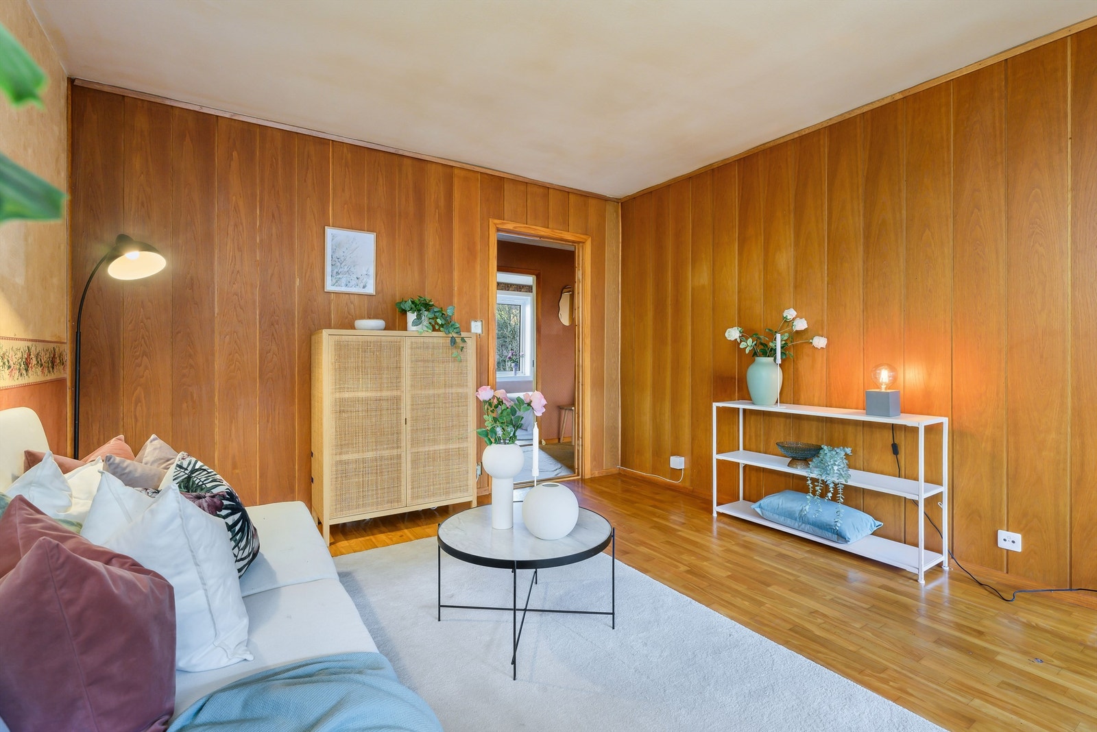 Leiligheten har behov for oppussing av alle rom. Galleribilde