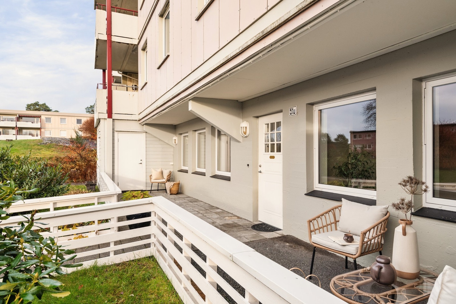 Leiligheten har egen inngang og ble i 2006 omgjort fra barnehage til leilighete. Galleribilde