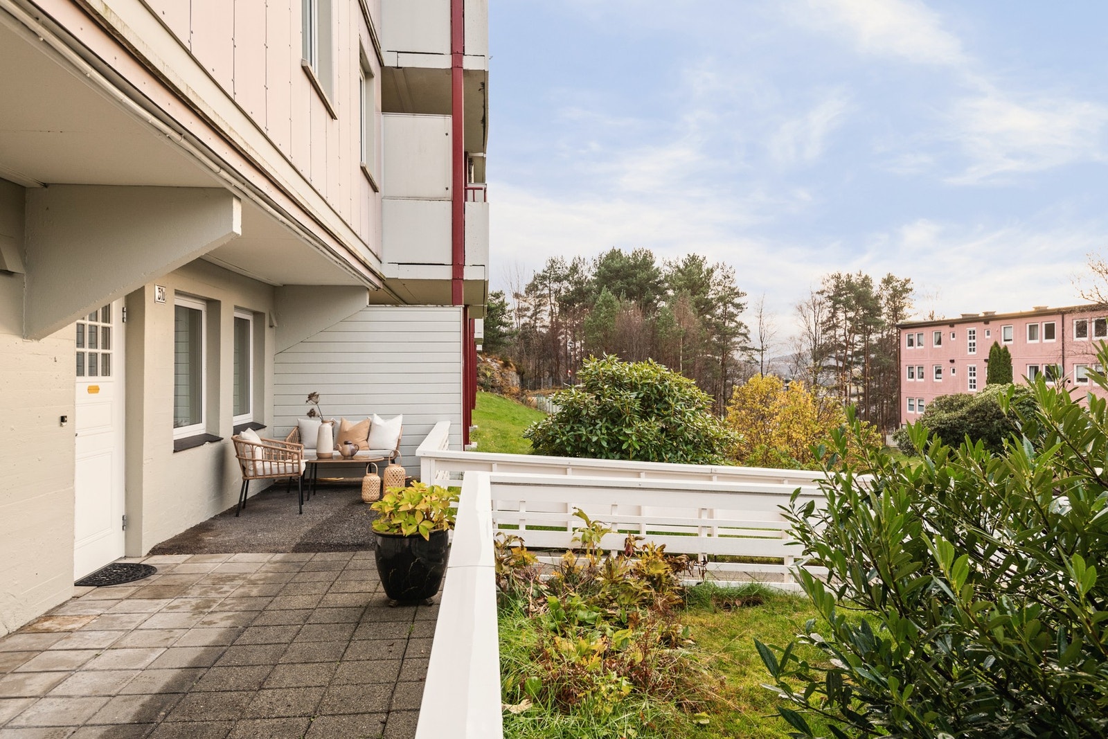 Velkommen til hyggelig visning! Smiberget er et veletablert borettslag bestående av 567 leiligheter. Galleribilde