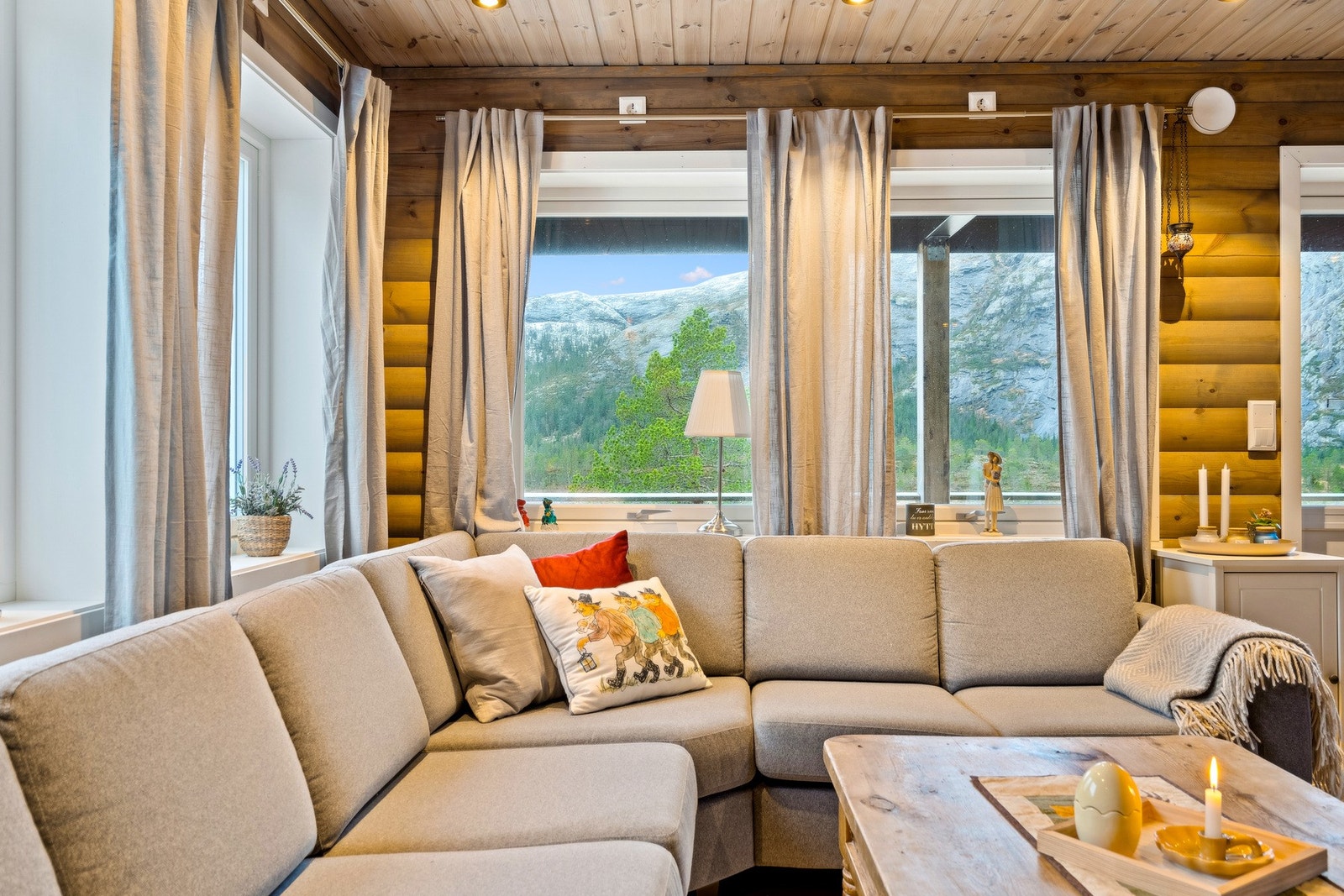 Det er foretatt foretatt el-kontroll - Sikringsskapet er plassert i teknisk rom/ bod Galleribilde