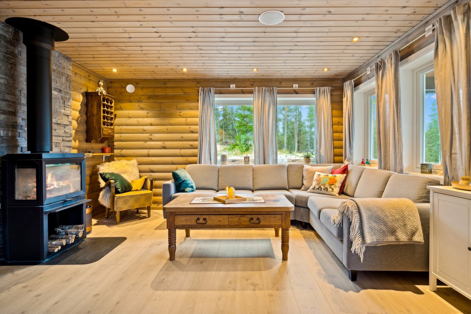 For ekstra kalde dager har du denne vedovnen Galleribilde