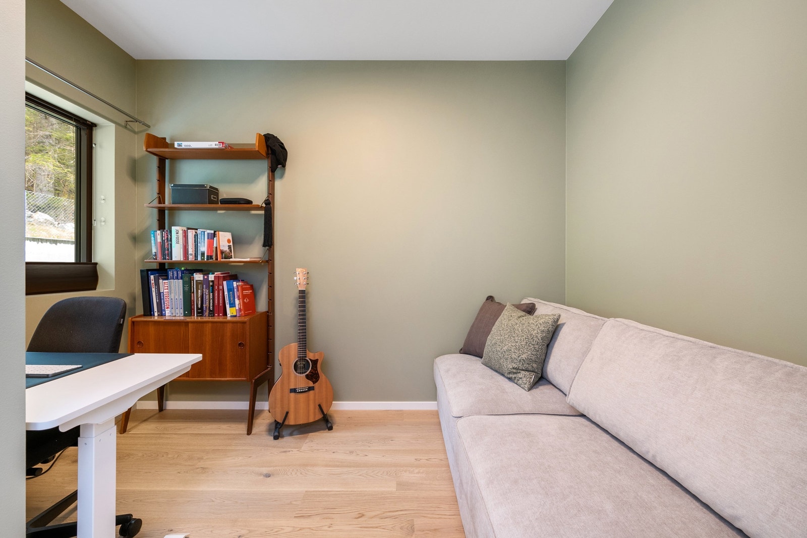 Soverom nr. 2 benyttes i dag som kontor/gjesterom Galleribilde