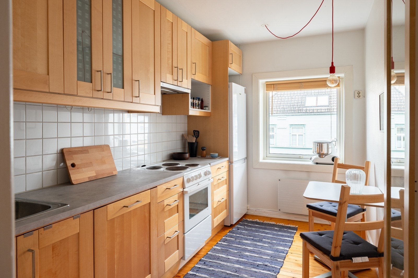 Kjøkken med spisebord Galleribilde