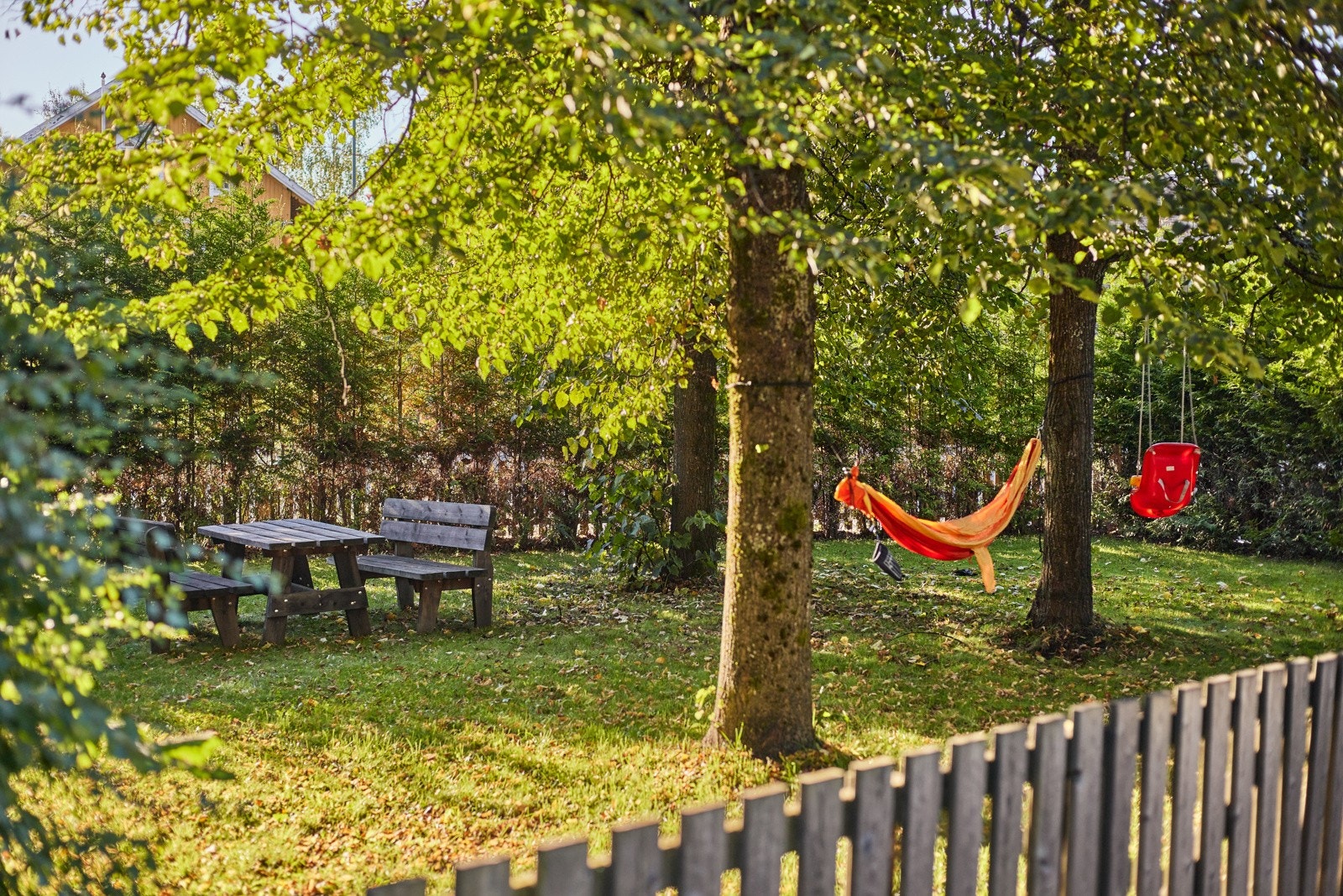Borettslaget har garasjekjeller hvor garasjeplasser kan selges internt i borettslaget. Galleribilde