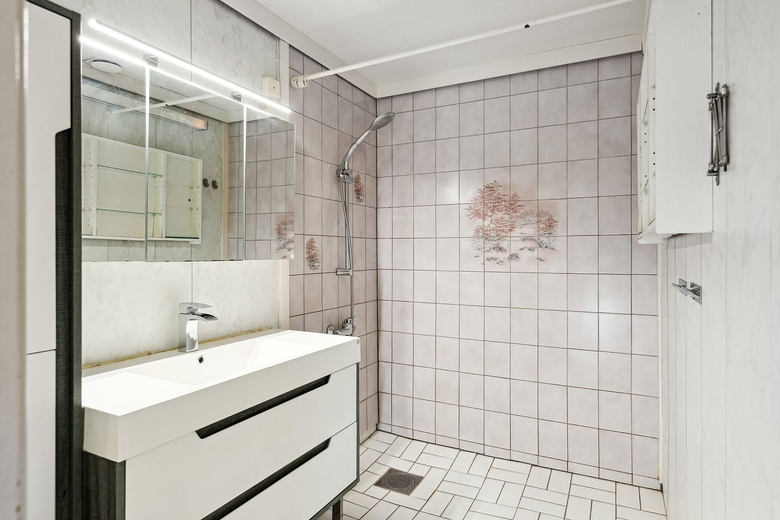 Flislagt bad i 1. etg Galleribilde
