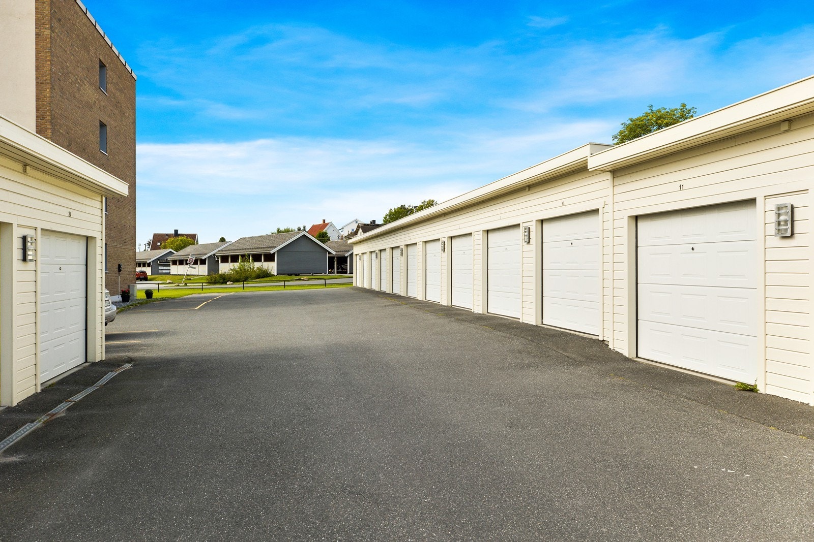 Det medfølger en garasjeplass til leiligheten. Det er lagt opp 2 elbilladere ved gjesteparkeringen Galleribilde