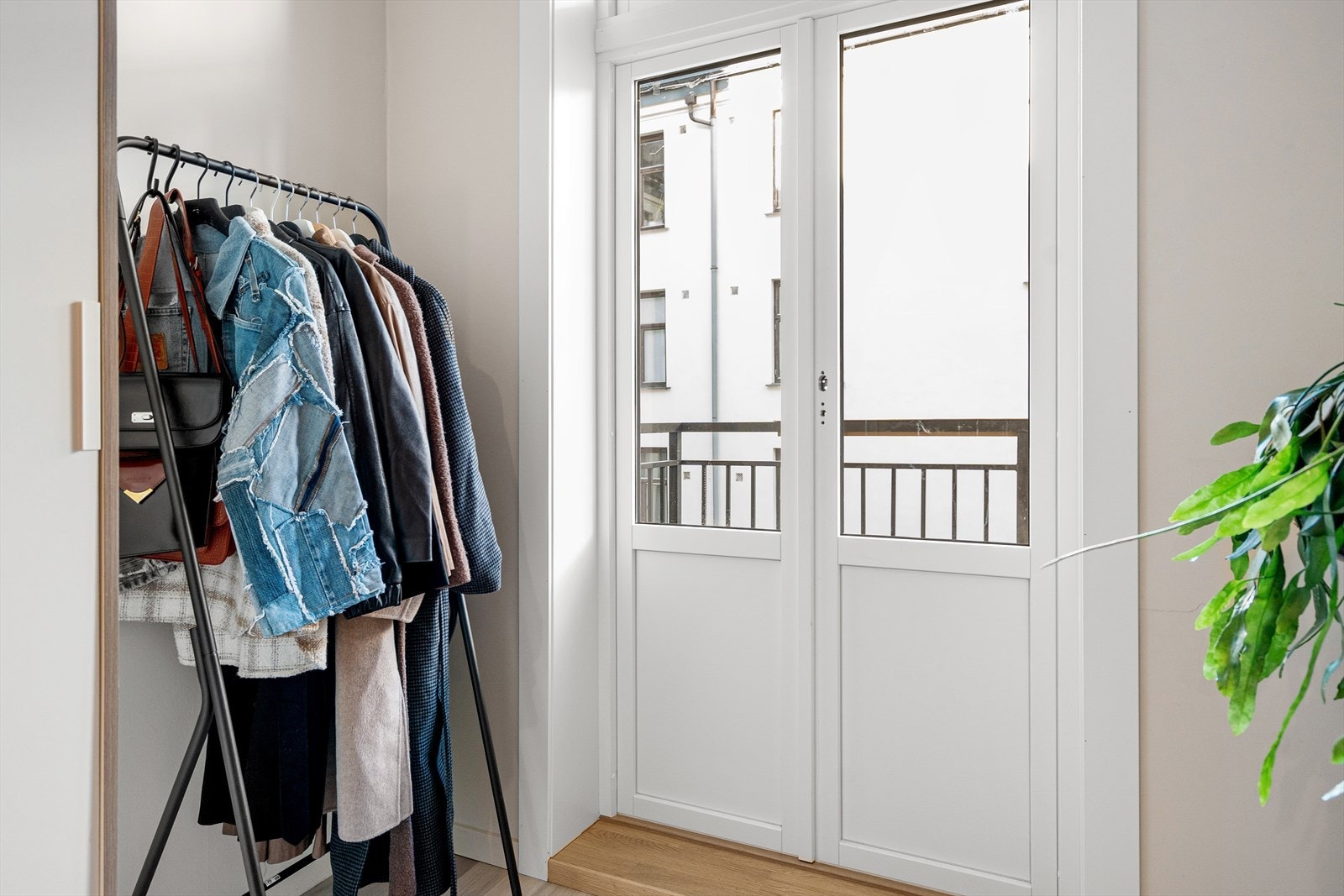 Fra soverom 2 er det utgang til balkongen Galleribilde