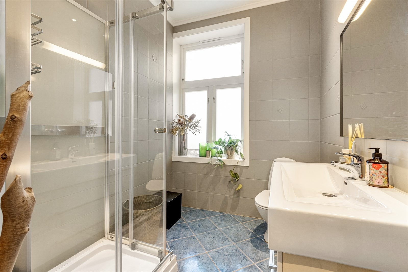 Flislagt bar med gulvvarme. Galleribilde