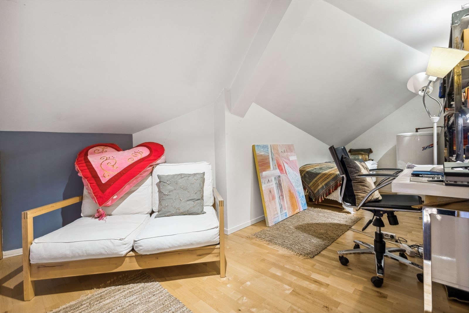 Mezzaninen kan benyttes etter eget ønske som kontor / atelier/ Galleribilde