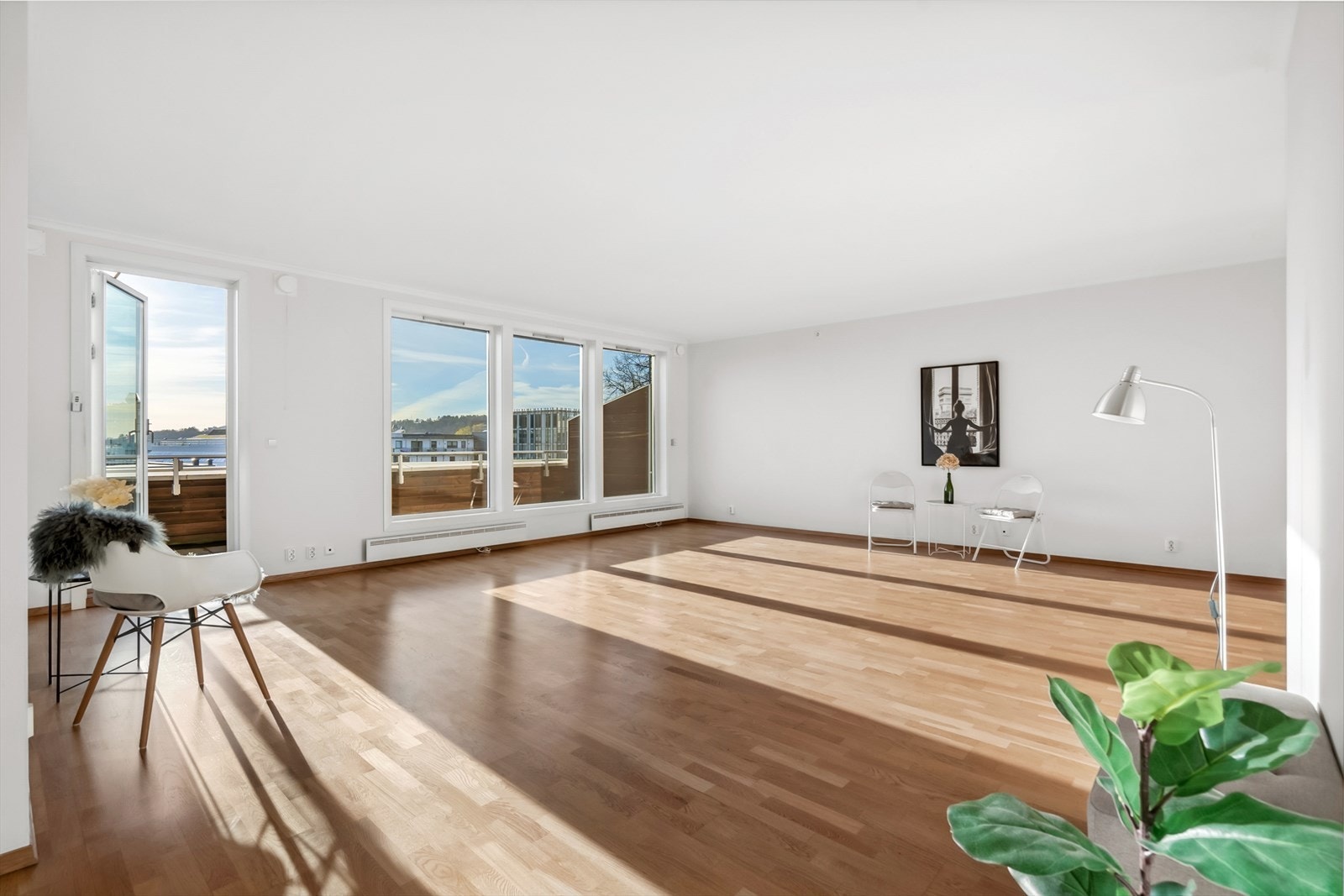 Planløsningen består av kjøkken, stue, gang, 2x soverom, 2x dusjbad og innvendig bod. Galleribilde