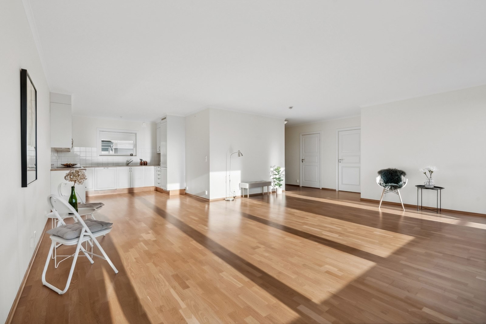 Stuen er på ca 37 kvm og er lett å innrede. Galleribilde