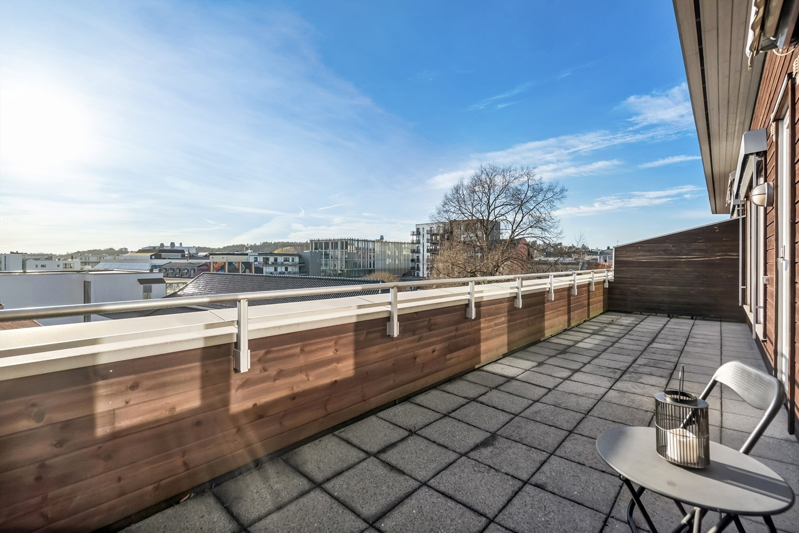 Flott utsikt mot selve bykjernen. Galleribilde