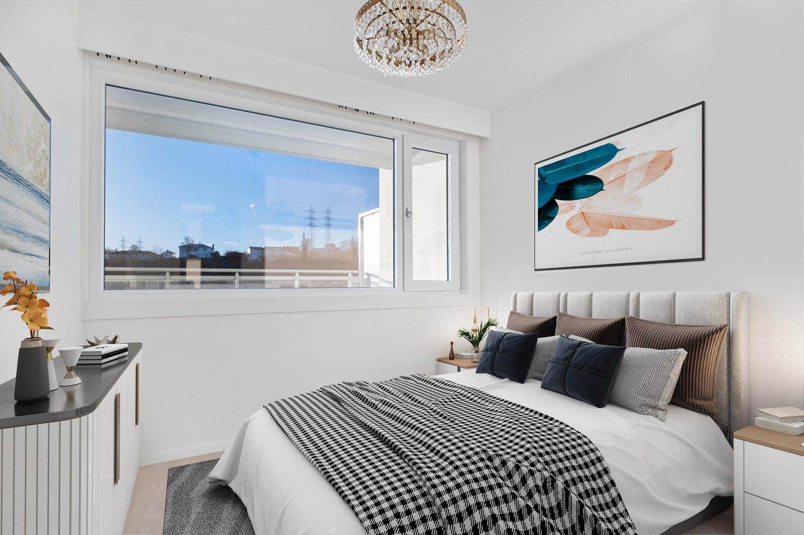 Fint soverom sydover mot Nørvasundet. Galleribilde