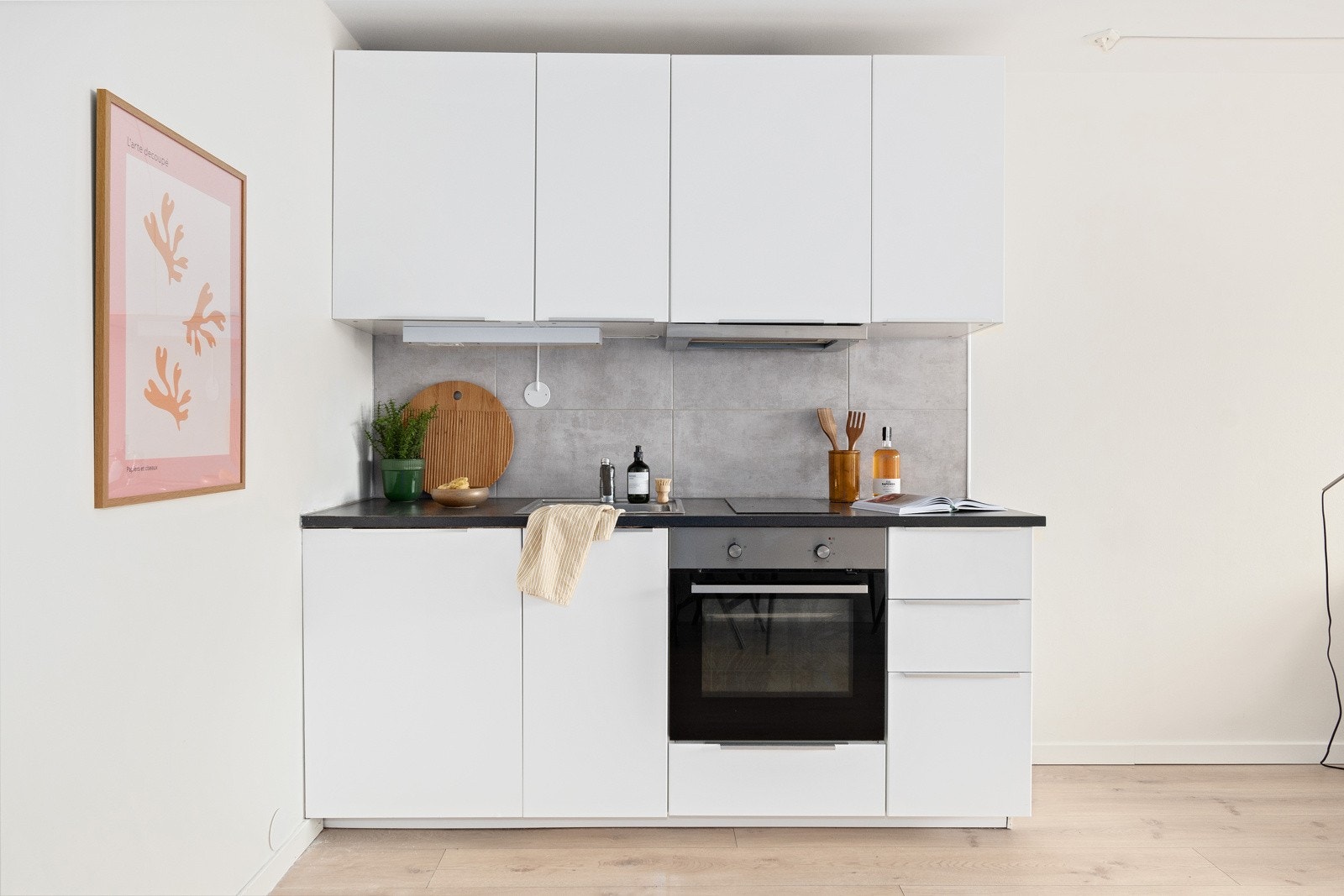 Liten og praktisk kjøkken. Galleribilde