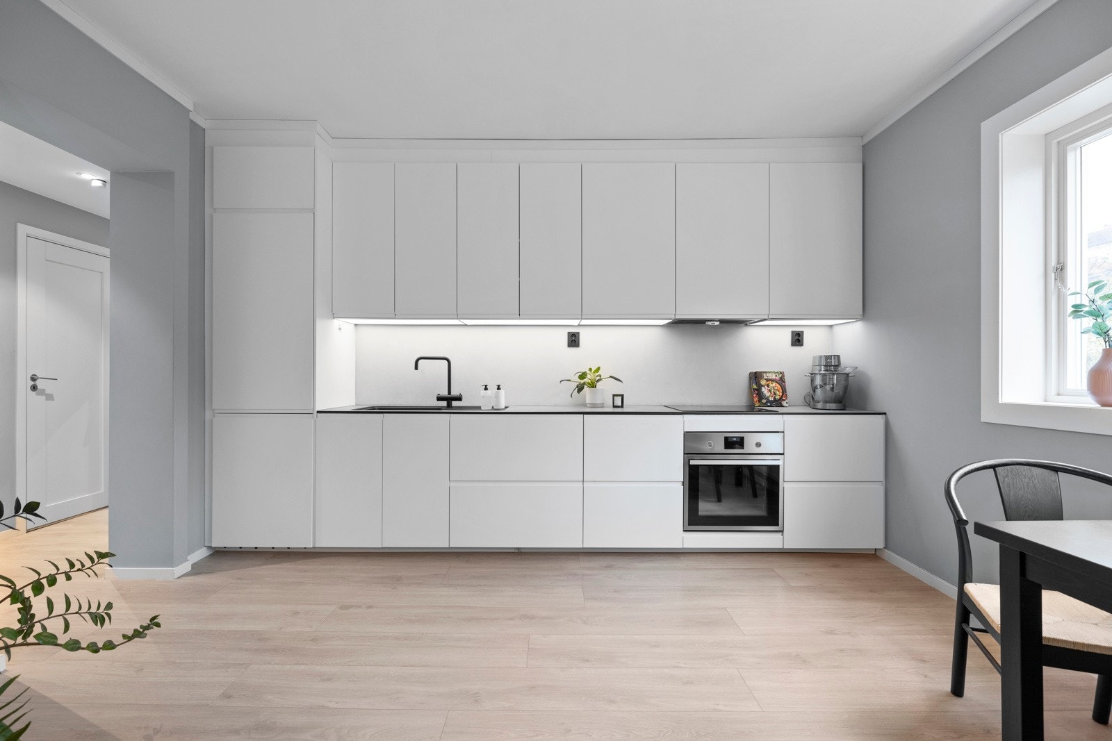 Lekker og meget innbydende 3-roms med balkong. Galleribilde