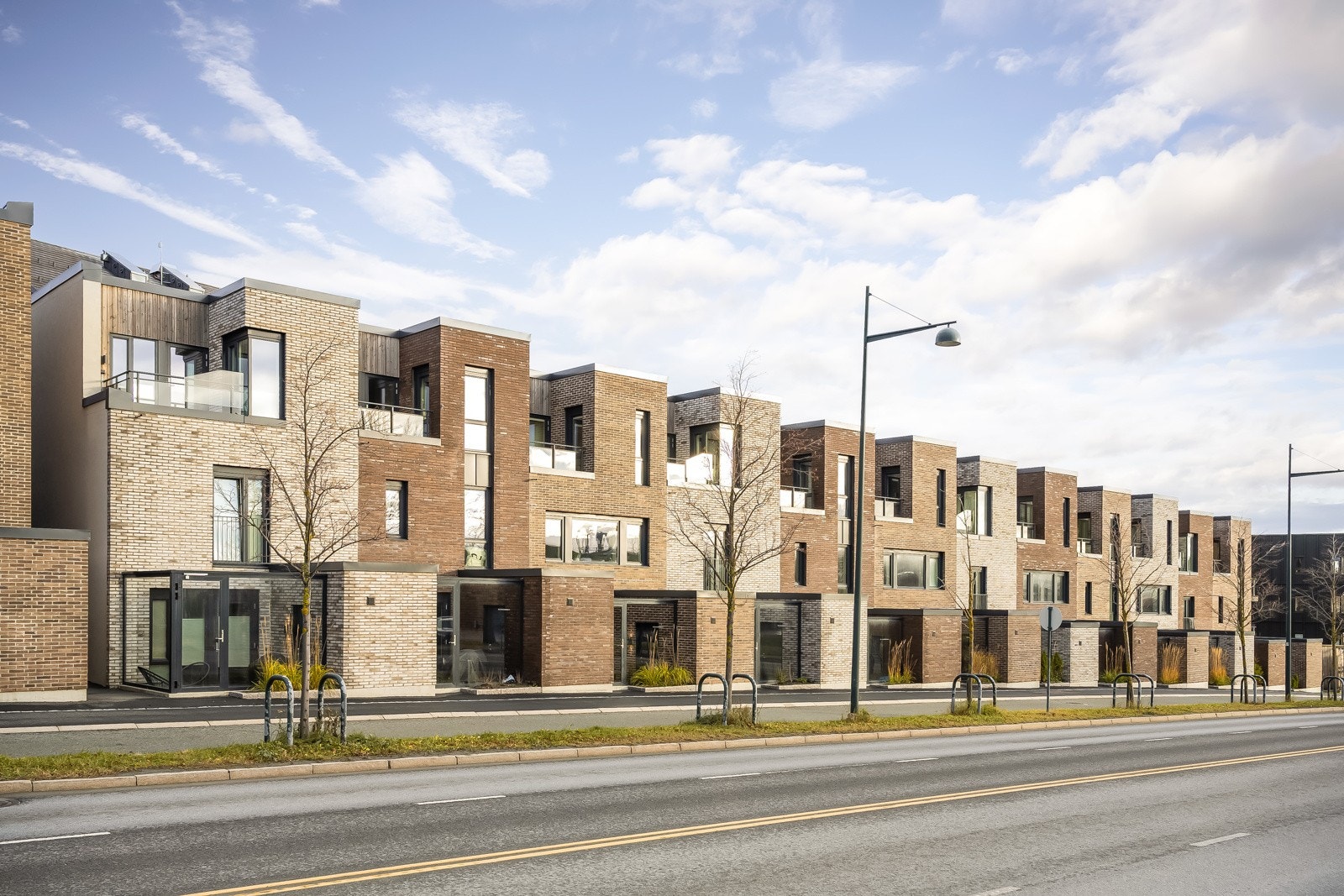 Husene sett fra fremsiden. Galleribilde