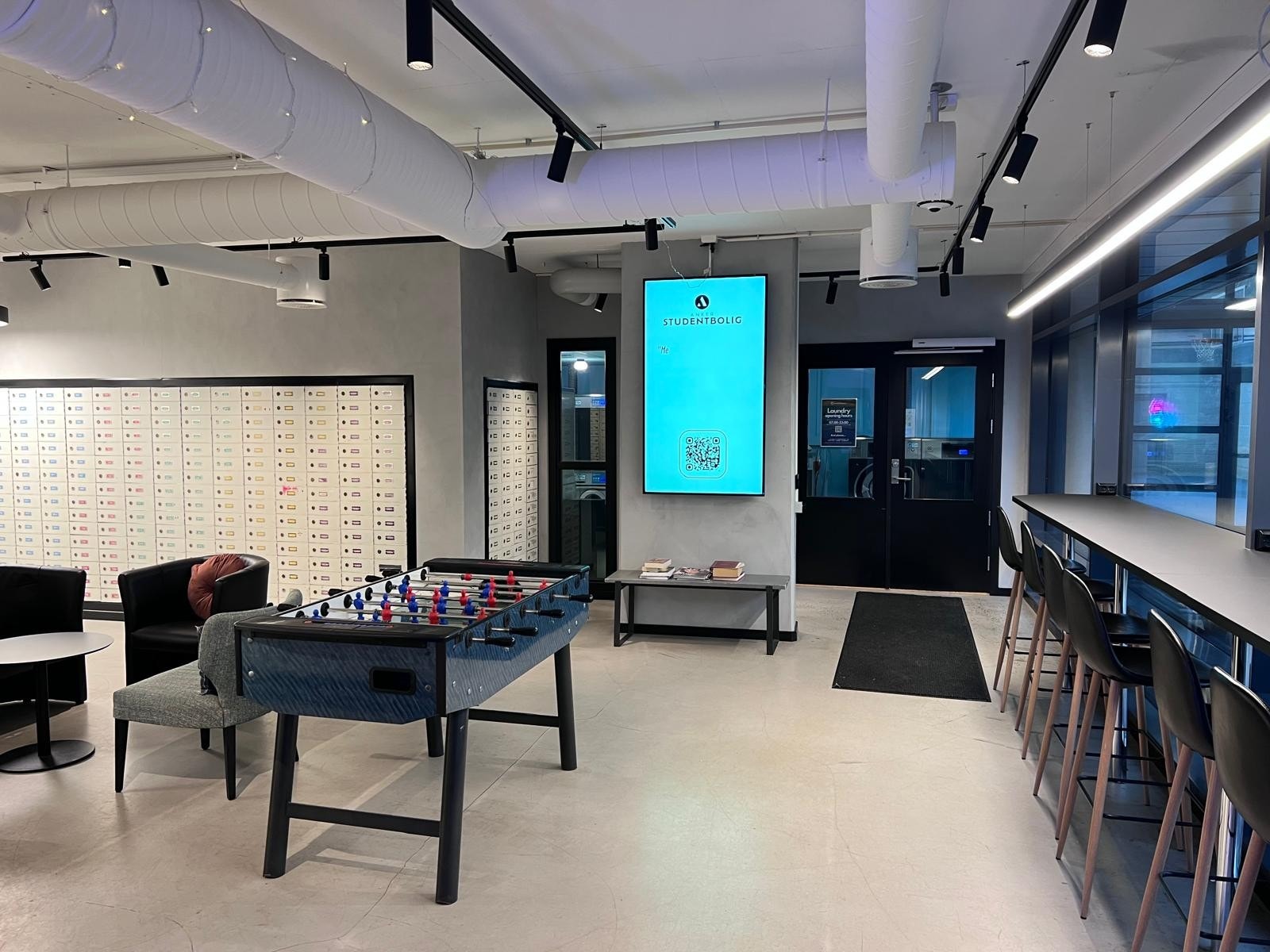 Vaskeri, postkasser og venterom på Ankerløkka. Galleribilde