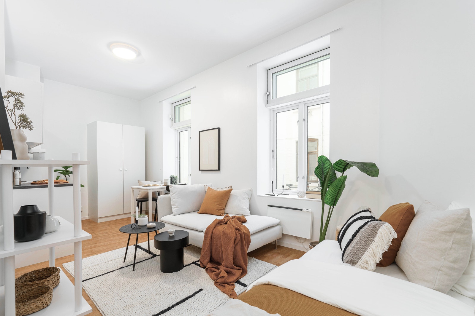I en idyllisk sidegate på Fredensborg finner du Wilsesgate 3 A og B. Generøs takhøyde og koselig stemning. Ser ikke ut som en studentbolig. Galleribilde