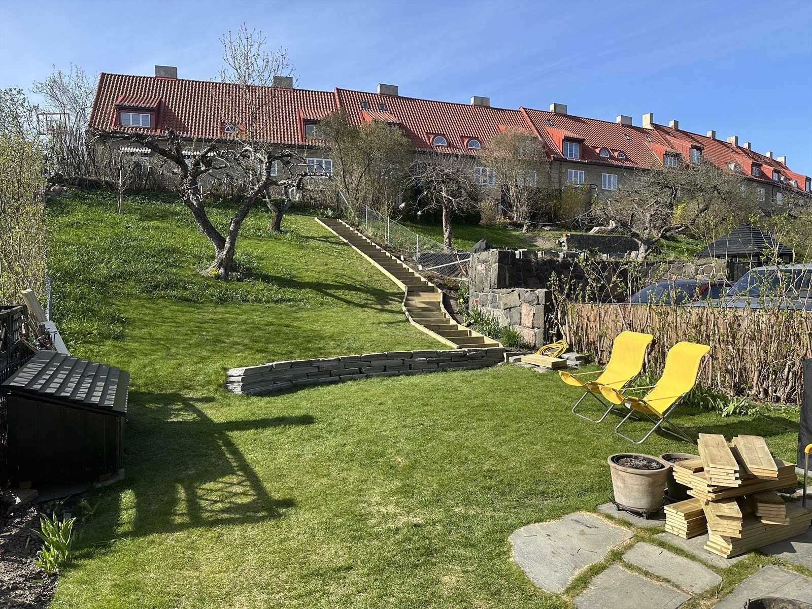 Selgers eget bilde | Hageidyll på sommerstid. Galleribilde