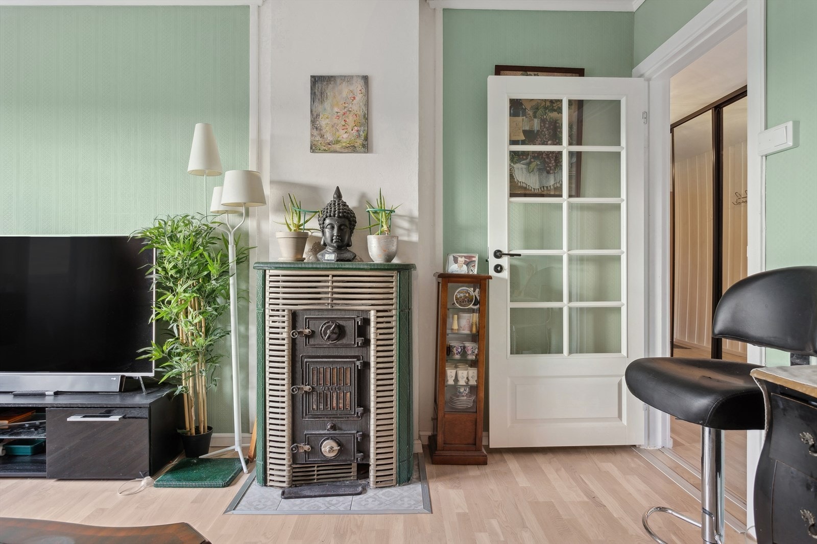 Ildsted i stua som varmer godt. Galleribilde