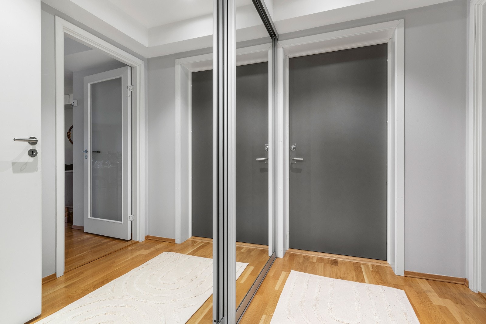 Tips til deg, ta med målbånd eller annet måleverktøy til visningen. Galleribilde