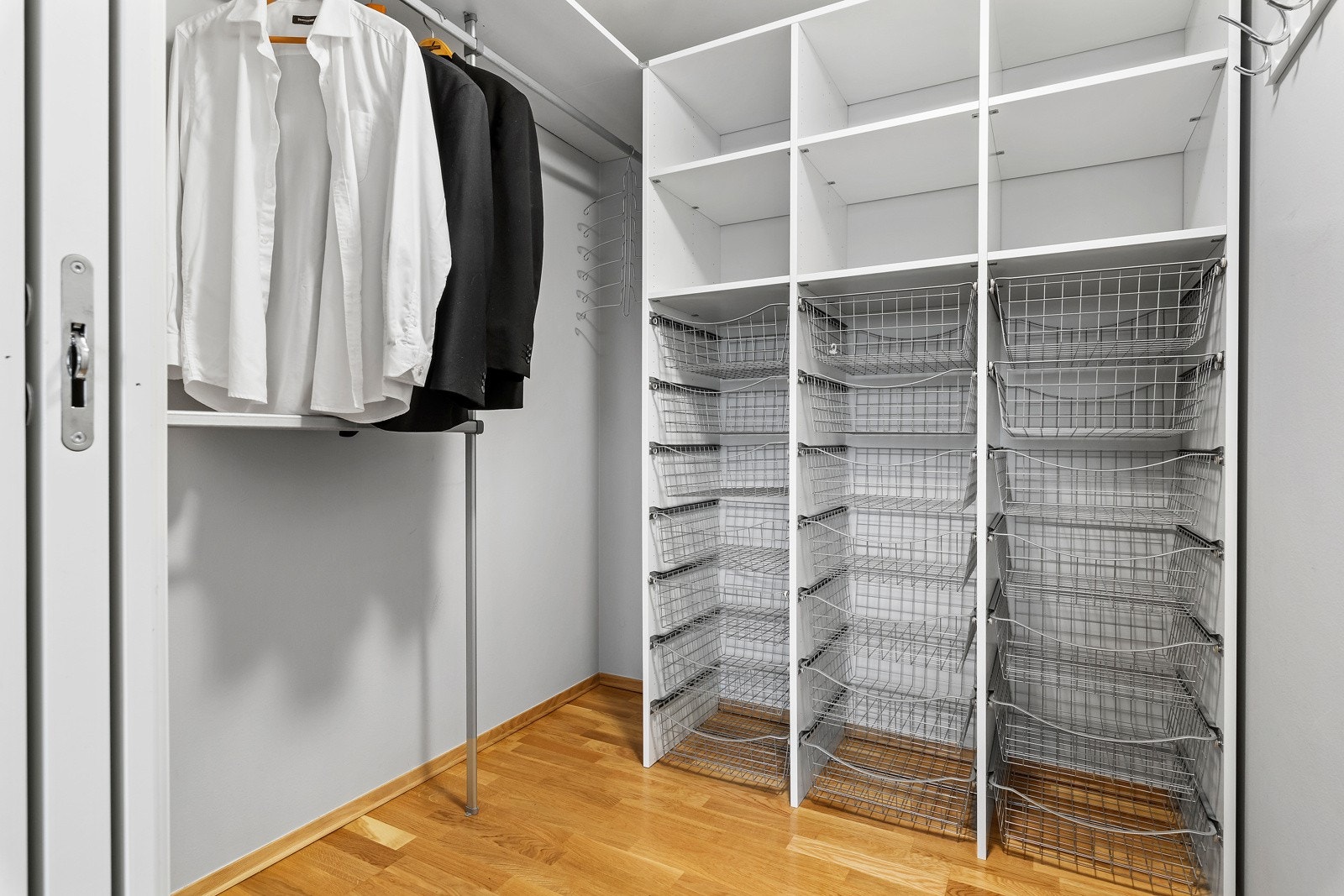 For en drøm av en walk-in garderobe ! Galleribilde