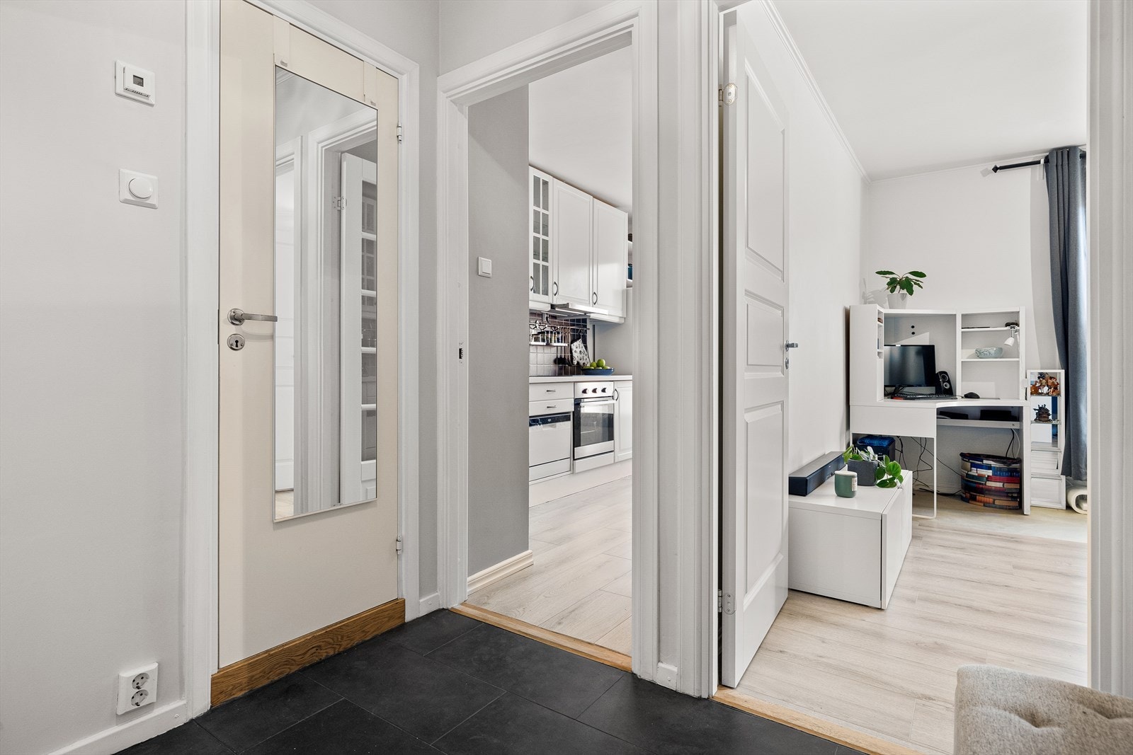 Leiligheten har godt med lagringsplass. Det medfølger både kjellerbod og loftsbod Galleribilde