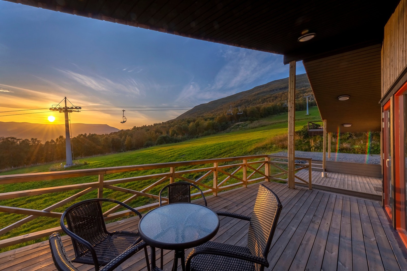 Verandaen er på ca 17 kvm og med god plass til diverse utemøblement. Galleribilde