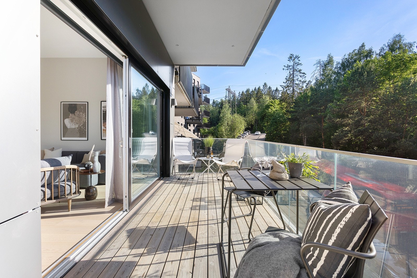 Fra stuen har du en vestvendt balkong på 12m² Galleribilde