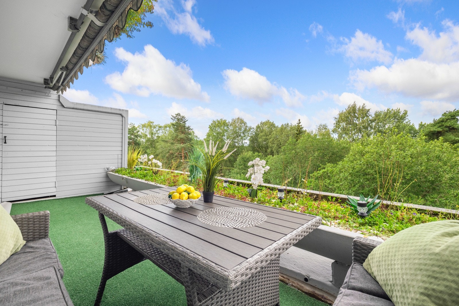 På balkongen finnes også utvendig bod på ca. 2,3 kvm. samt montert sensorstyrt utebelysning Galleribilde