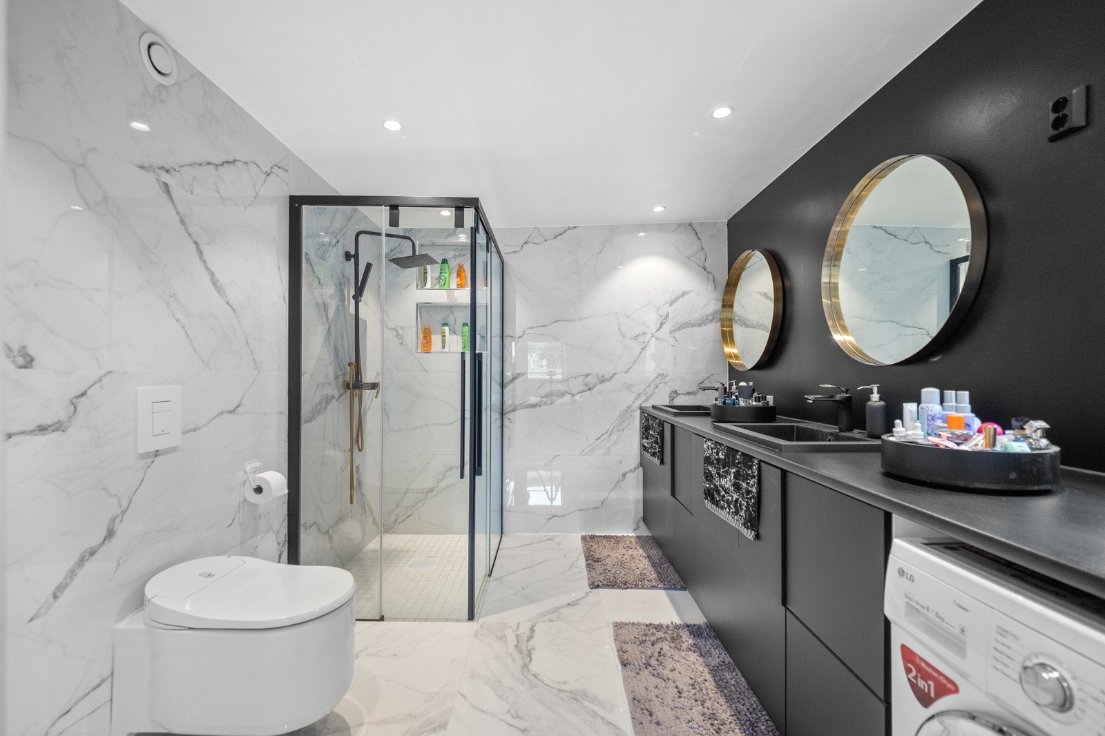 Henrik Borchgrevink i Privatmegleren ønsker velkommen til Nordåssløyfa 6! Galleribilde