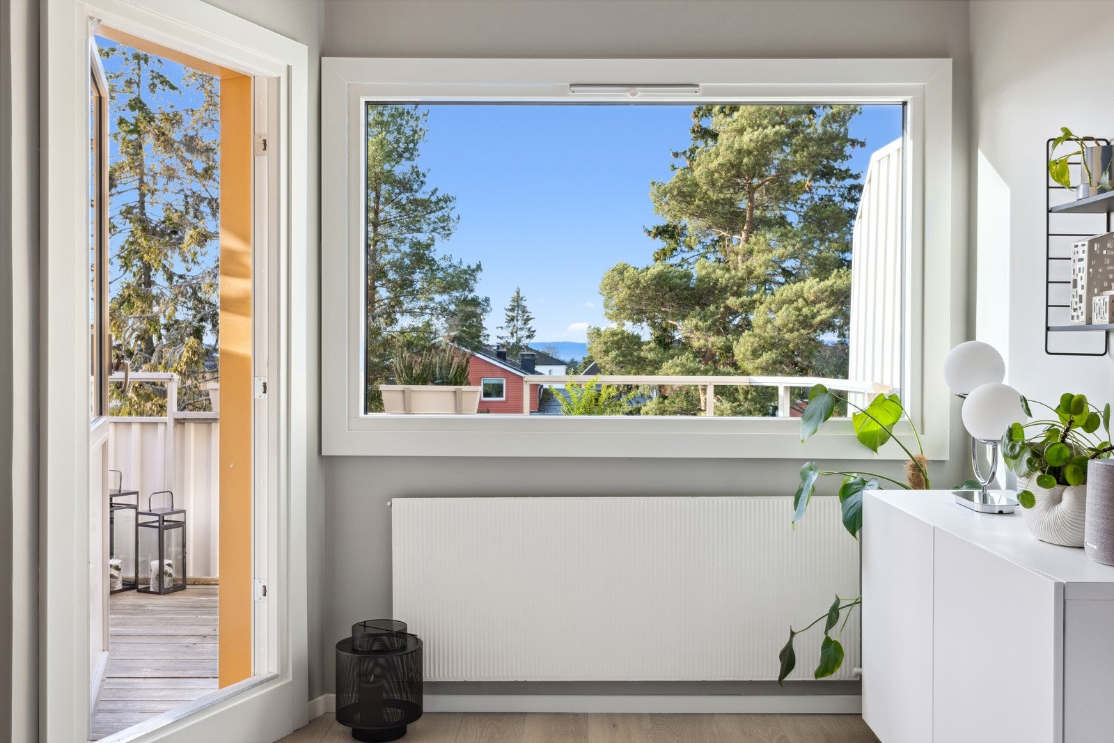 Ny balkongdør og nye vinduer ble satt inn i 2019 i regi av borettslaget. Galleribilde