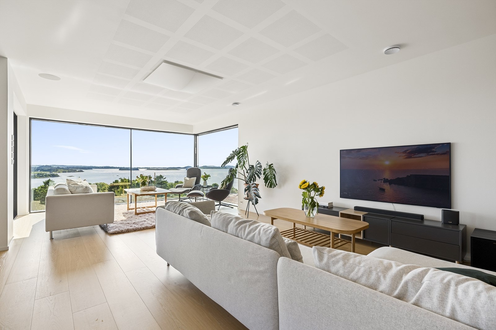 Stuen er innredet med flere soner Galleribilde