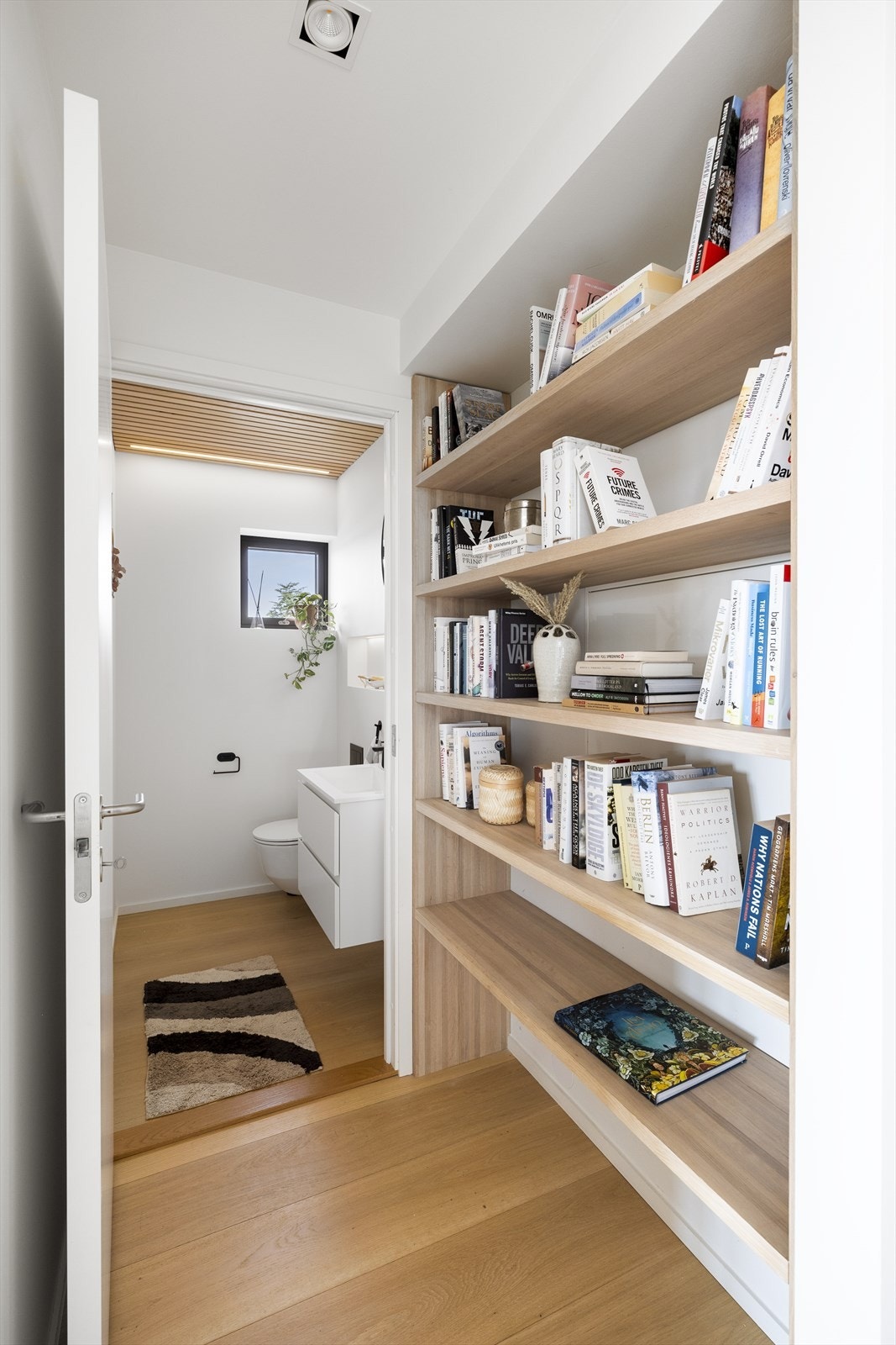 Gjestetoalett i øverste etasje Galleribilde