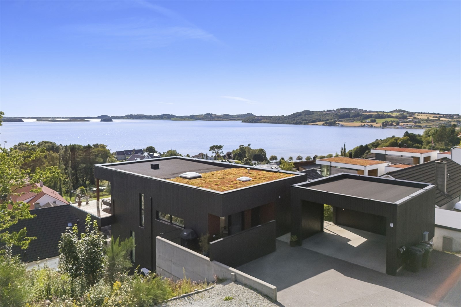 Enebolig med en spektakulær utsikt Galleribilde