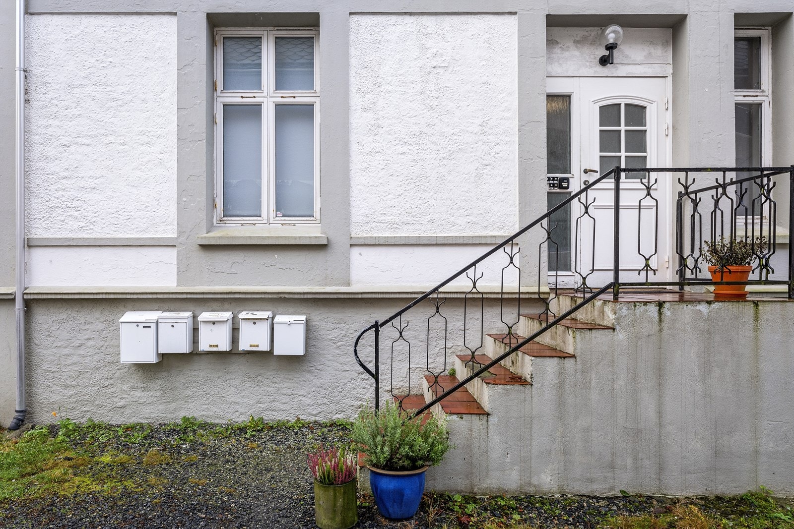 Leiligheten ligger i en nydelig murvilla i en av de fineste gatene på Storhaug Vest. Med denne beliggenheten har man Stavanger sentrum en liten rusletur unna. Galleribilde