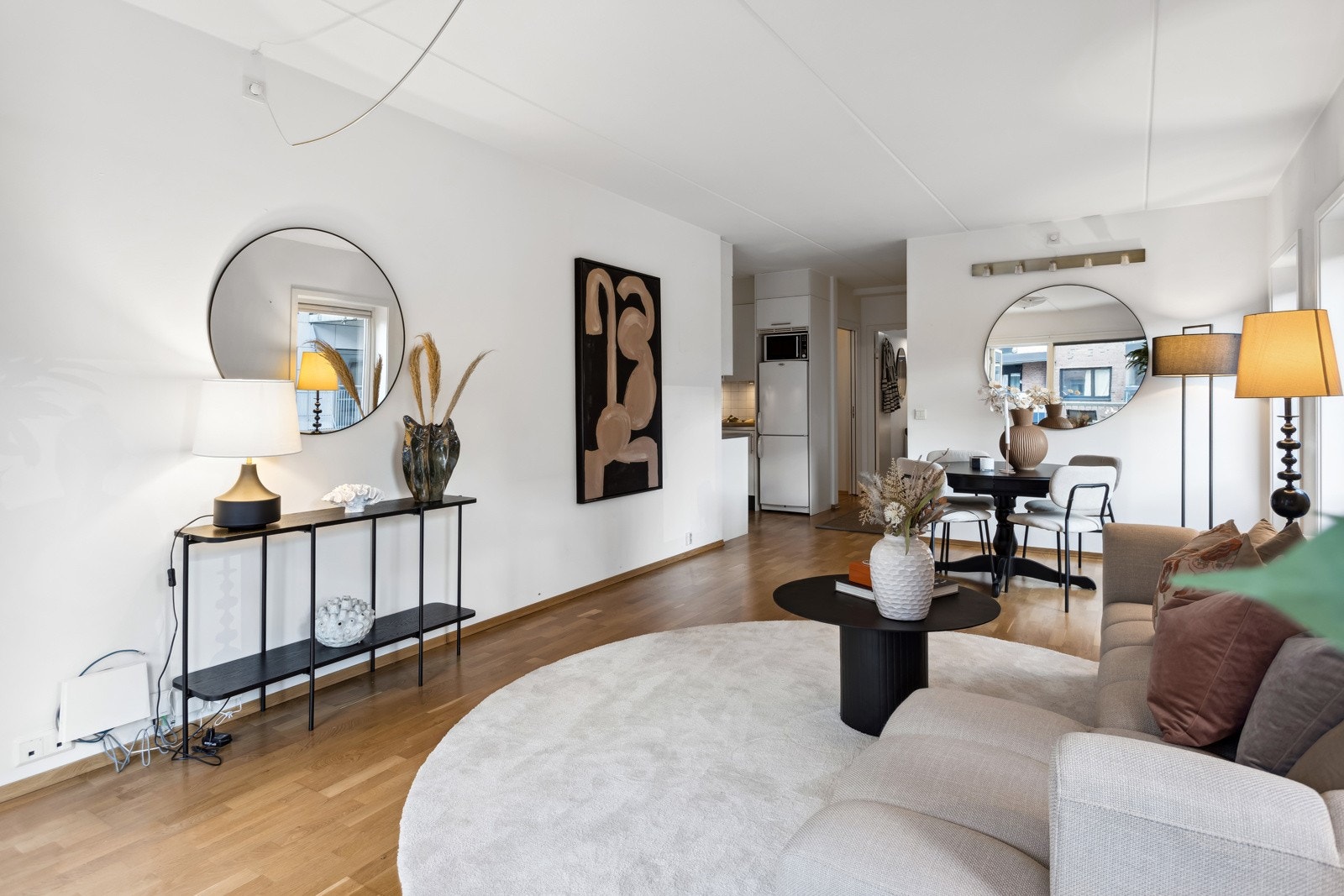 Fyring og varmtvann via fjernvarme (radiatorvarme) Galleribilde