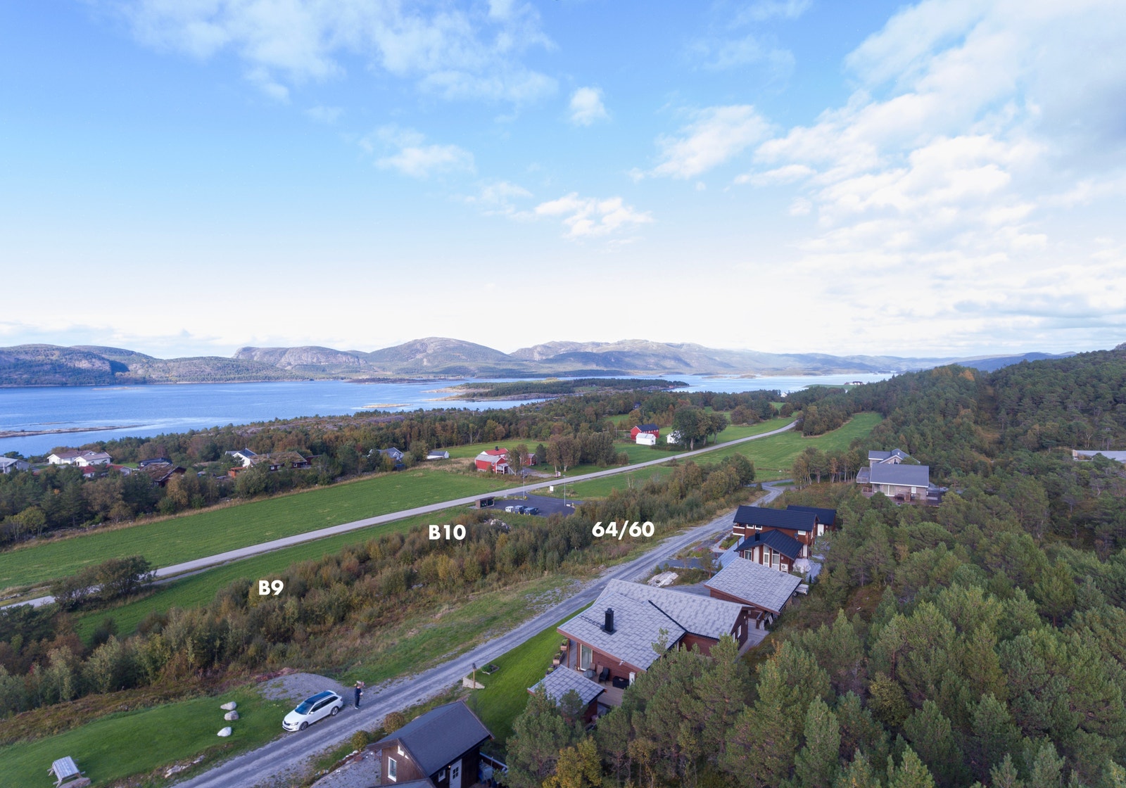 Tomtene er solrike hvorav de fleste med fjellgrunn Galleribilde