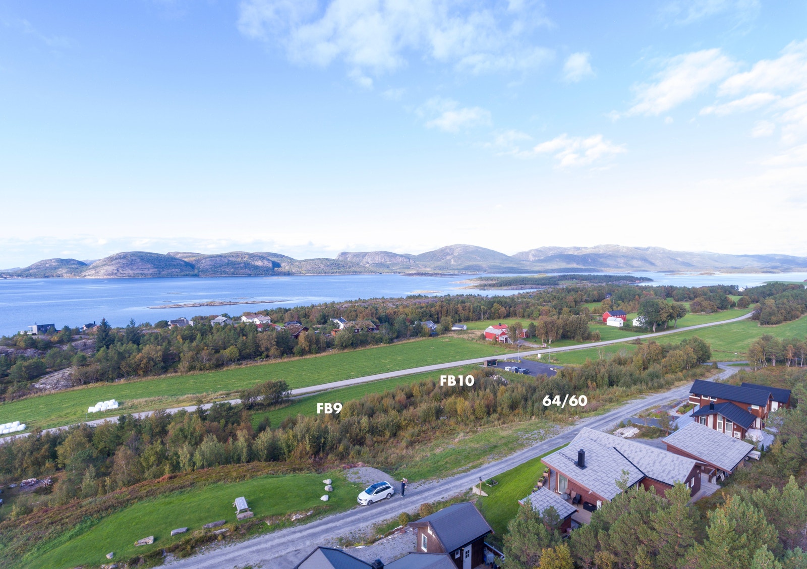 Tomtene ligger i et etablert område for fritidsboliger på Sandstad Galleribilde