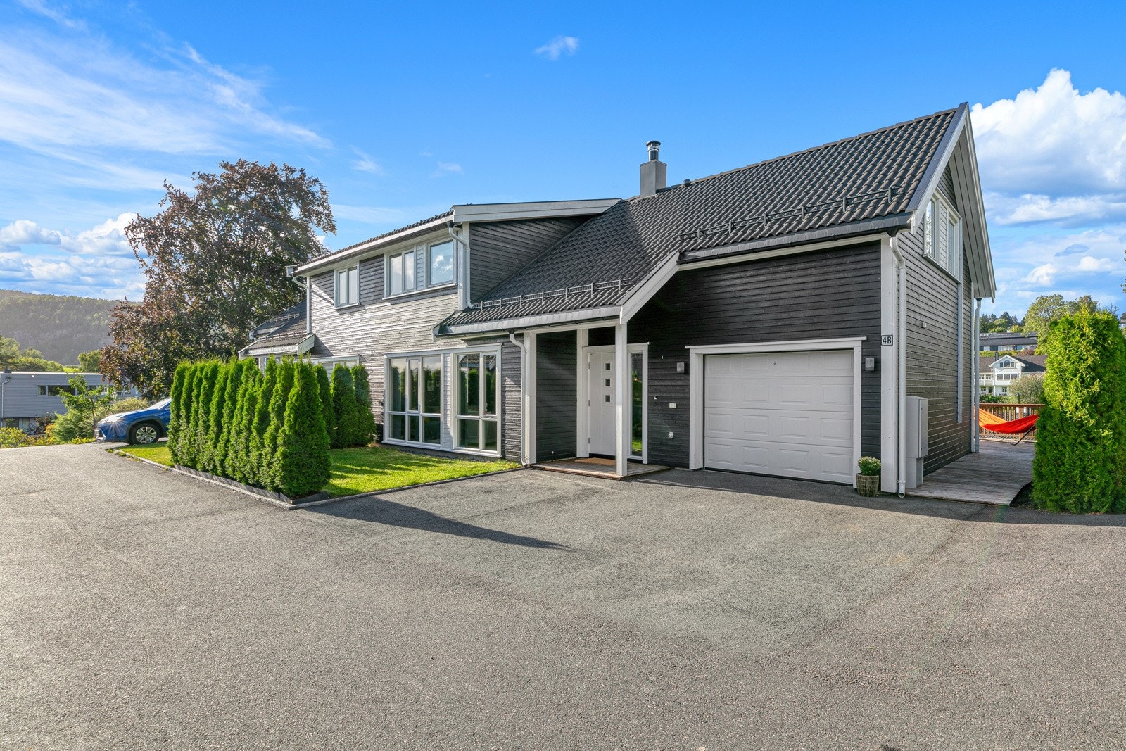 Privatmegleren Bærum har gleden av å presentere denne tiltalende boligen naturnært beliggende ved Åstad gård Galleribilde