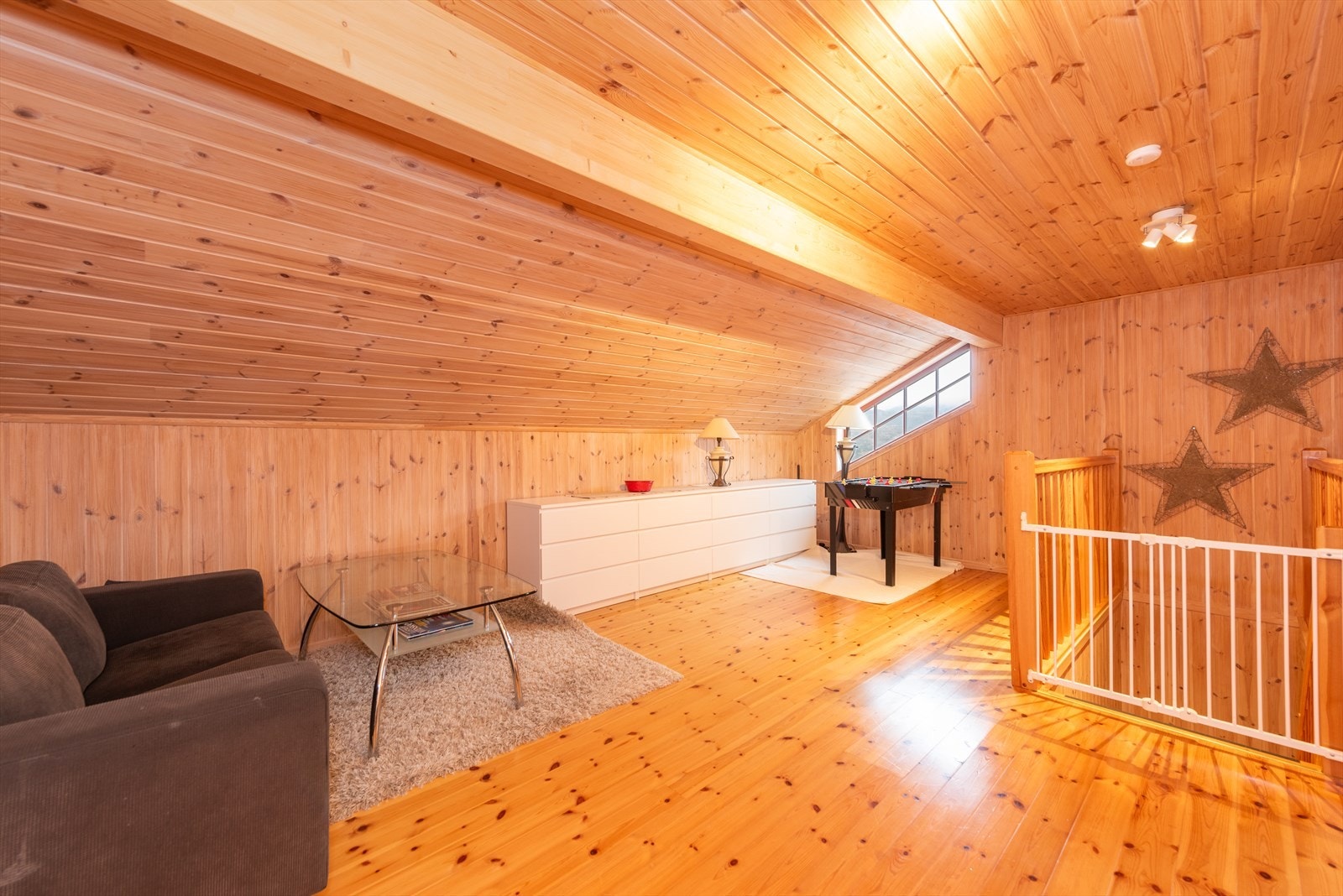 Kjekk loftstue. Galleribilde