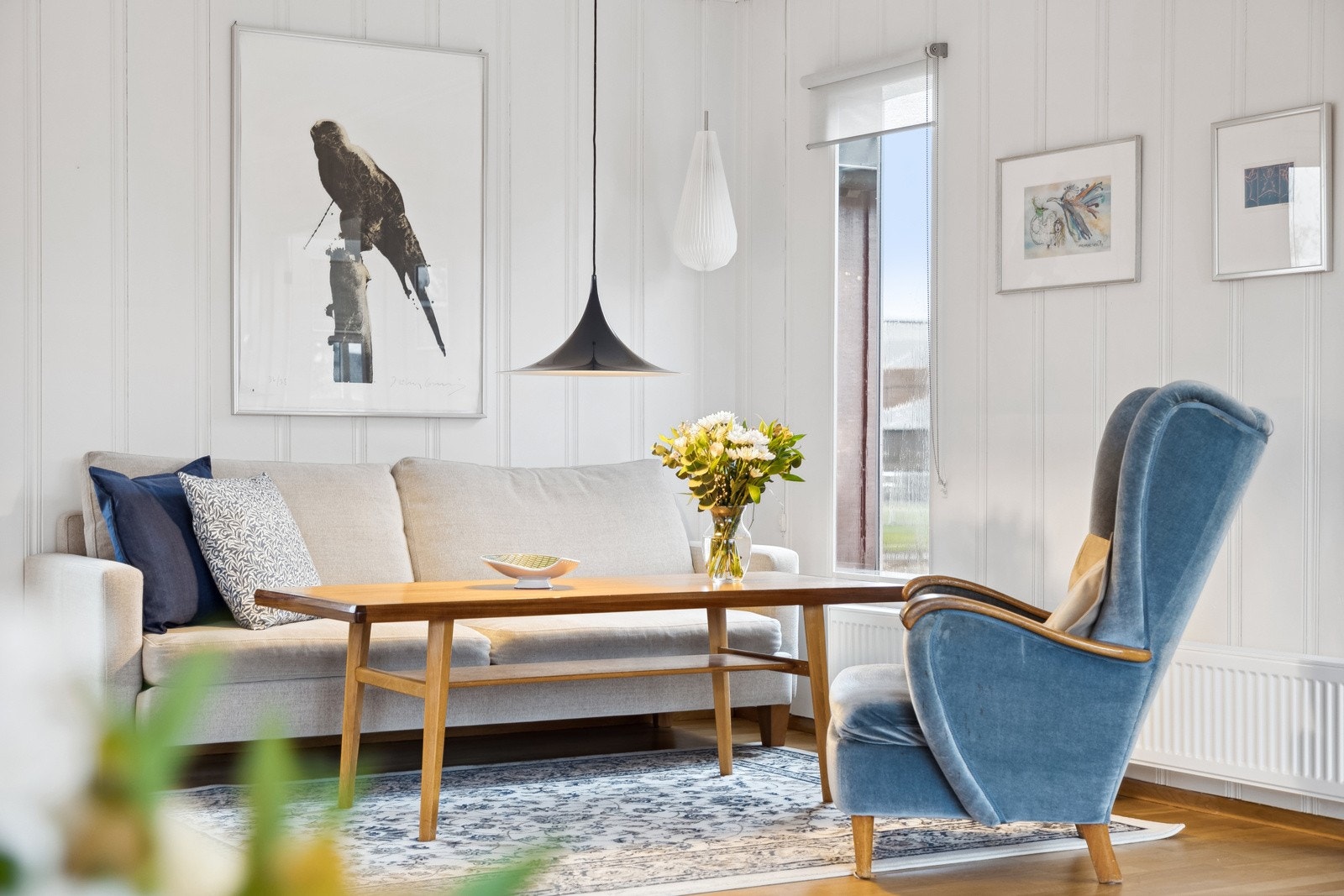 Det er godt med plass til en trivelig sofagruppe. Galleribilde