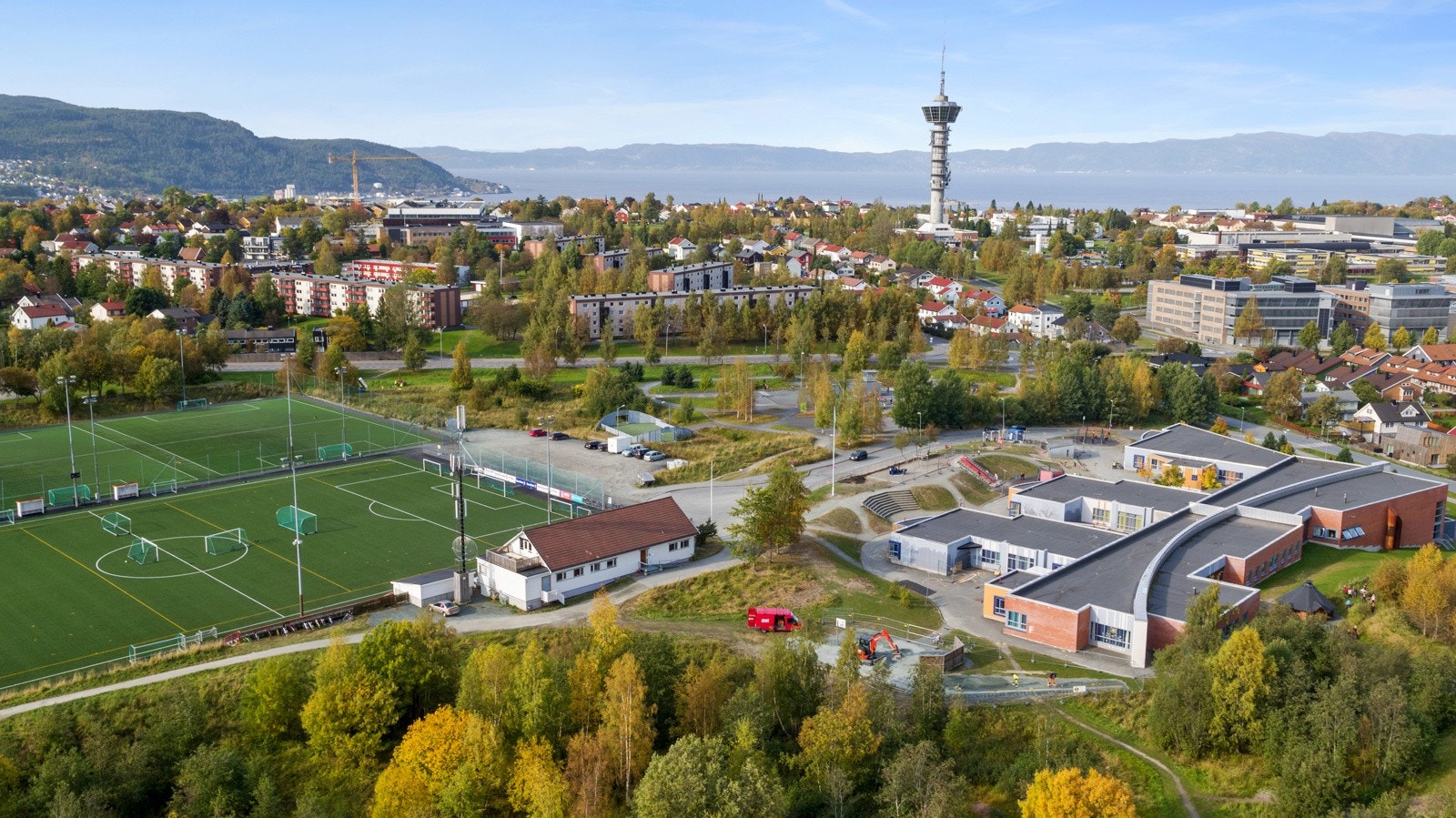 Området sogner til Eberg barneskole og Blussuvoll ungdomsskole. Galleribilde
