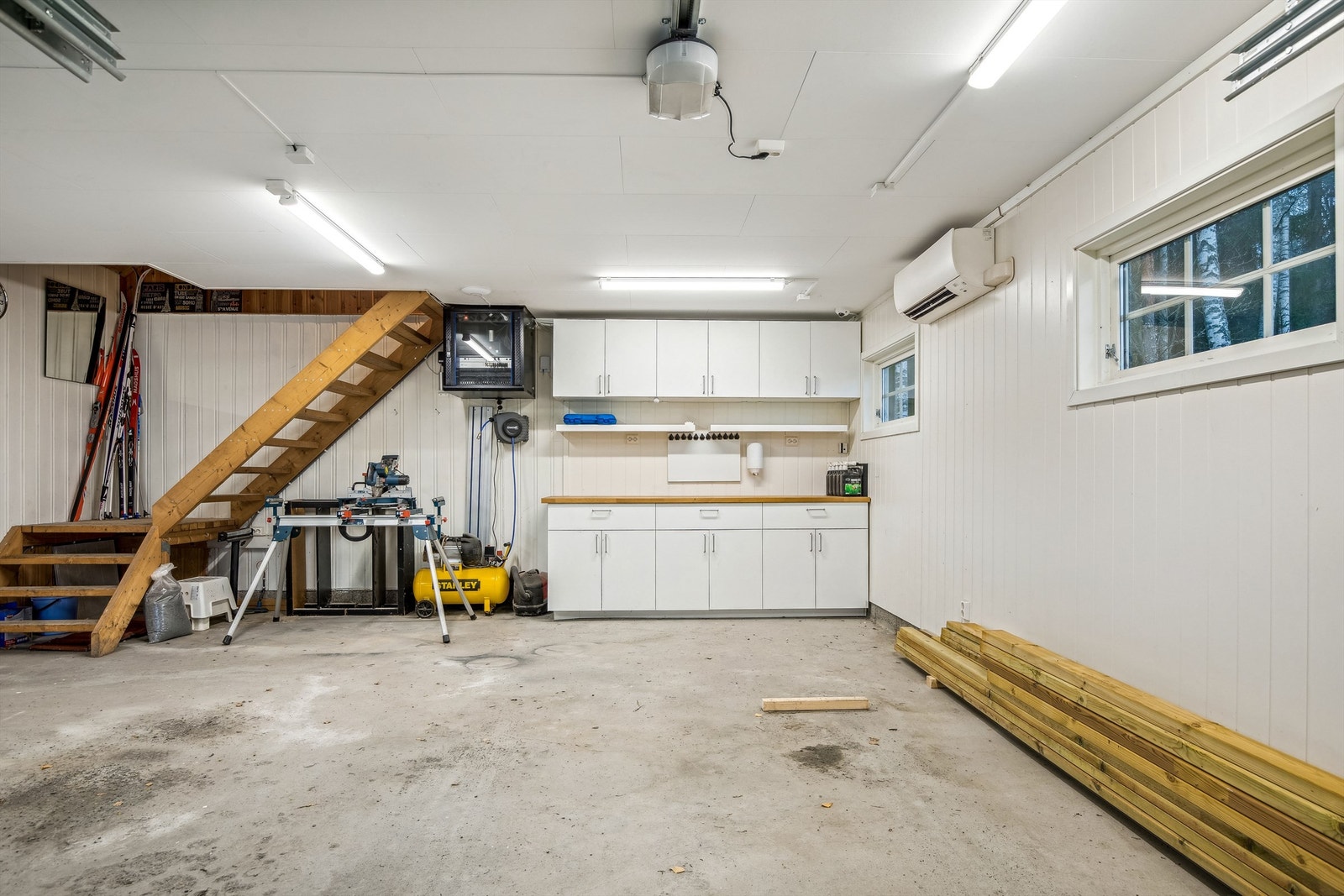 Flott, oppvarmet garasje. Galleribilde