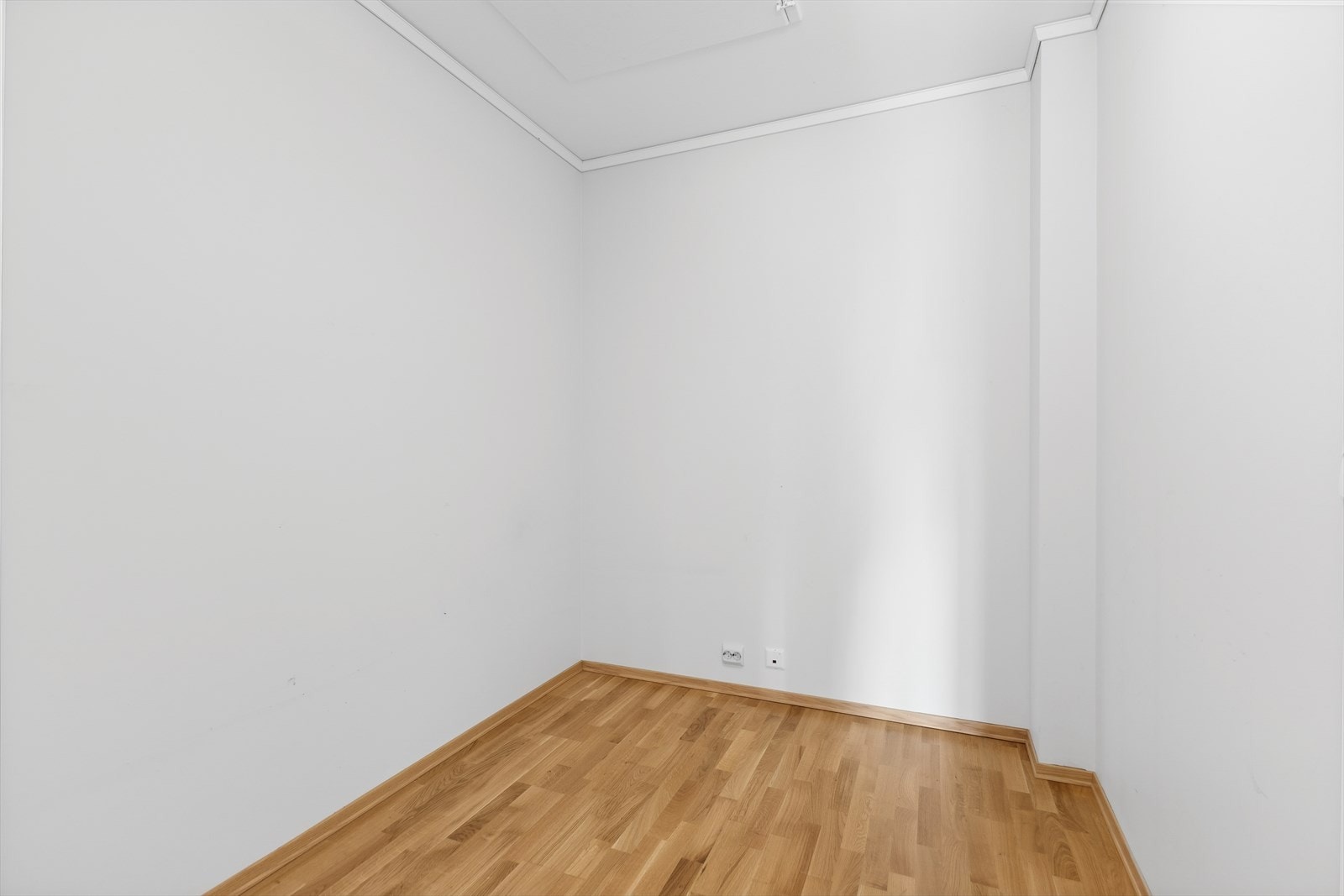 Romslig bod rett ved kjøkkenet. Galleribilde