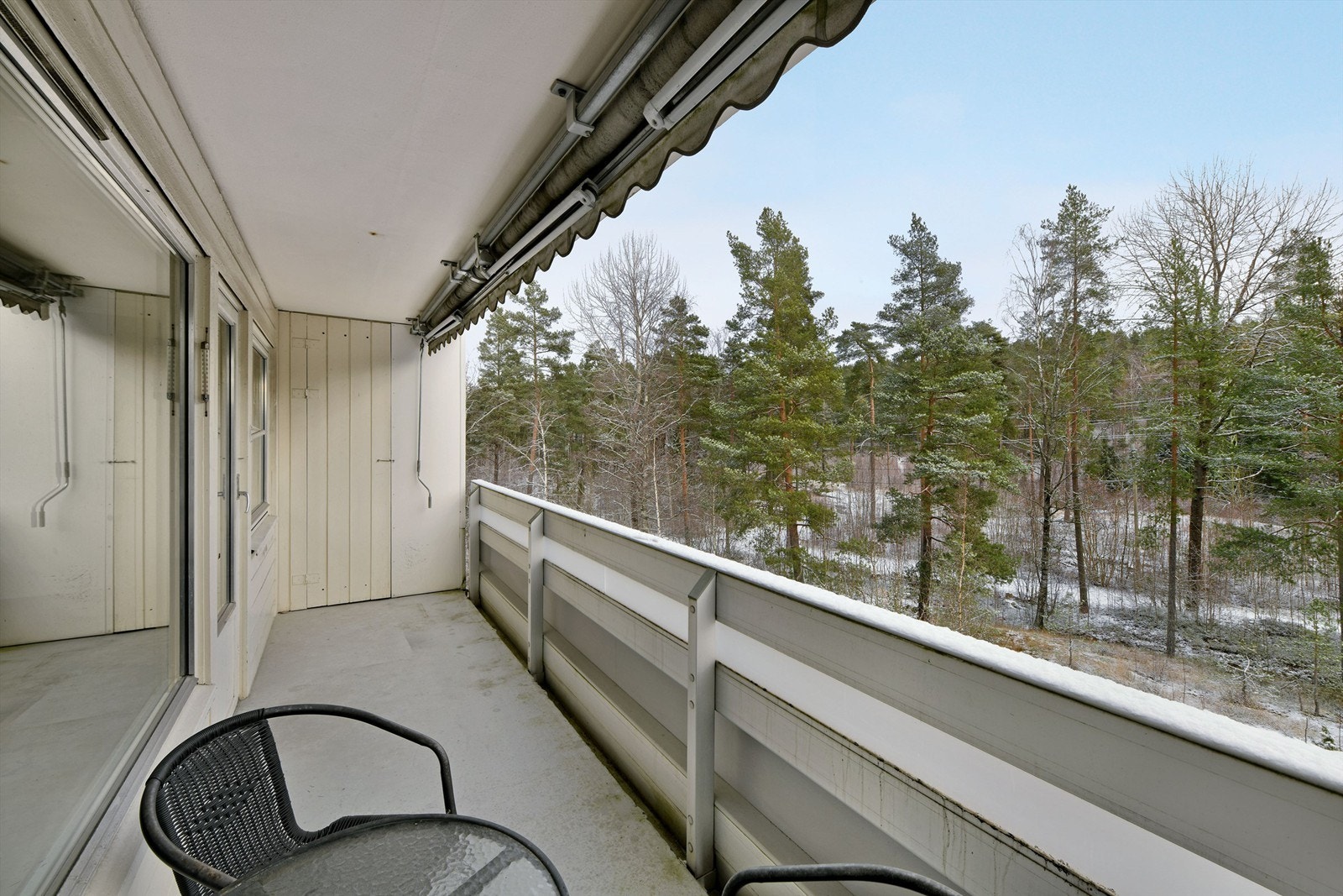 Balkong på 8 kvm - markise - utvendig bod på balkongen Galleribilde