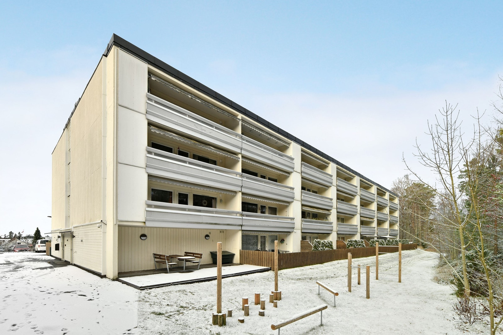 Toppleilighet med pent utsyn - blokken ligger rett ved marka med flotte turmuligheter sommer som vinter rett utenfor blokken Galleribilde