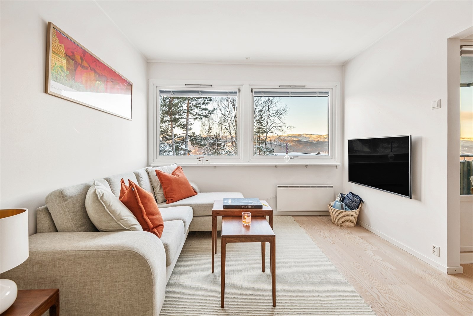Plass til sofagruppe og øvrig møblement i rommet. Galleribilde